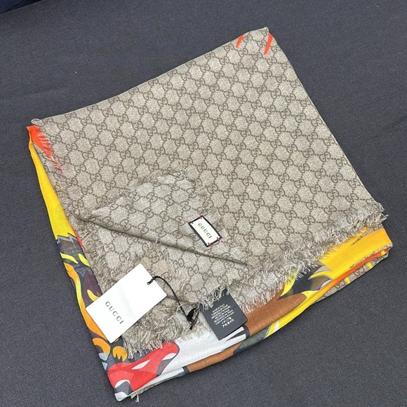 Gucci // Y2K Vintage Monogram Red Tiger shawl/ scarf - Picture 13 of 14